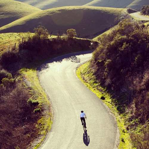 cyclivist:  It’s all downhill from here. by smashred on Flickr. Another ‘wish i was there’ Jered Gru