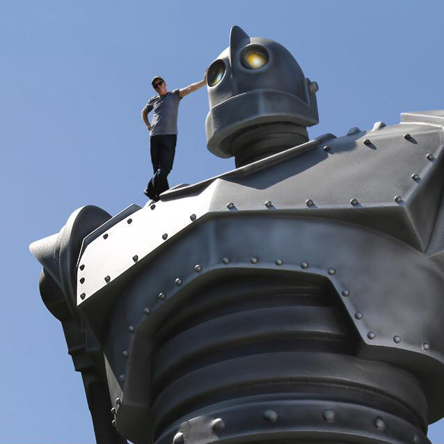 animationtidbits:  ca-tsuka:  The Iron Giant is coming back to US theaters.Remastered