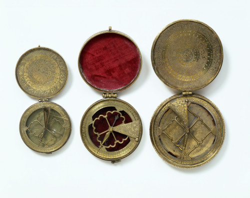 touba:Brass qibla compasses, used to establish the direction one should turn towards during prayers 