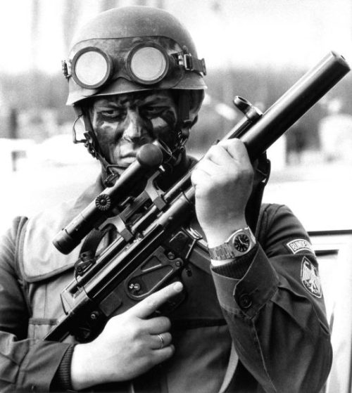 johanvandemerwe:  GSG 9 officer during an exercise in Bonn, 1979
