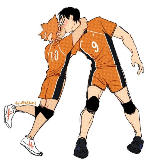 hawberries:what ISN’T volleyball but FEELS like volleyball??[images are two drawings of hinata and k