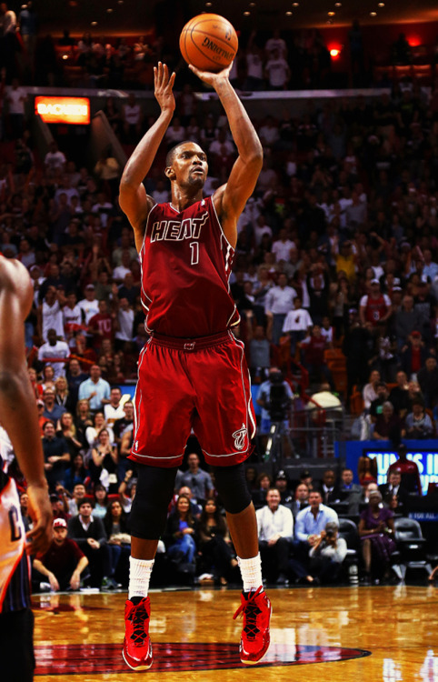fyeahbballplayers:  Charlotte Bobcats - Miami Heat 98 - 99 
