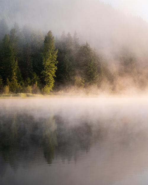 A Foggy Morning at Trillium Lake, OR [OC] [5304x6630] IG: @sean.hew | Source: reddit.com/r/e