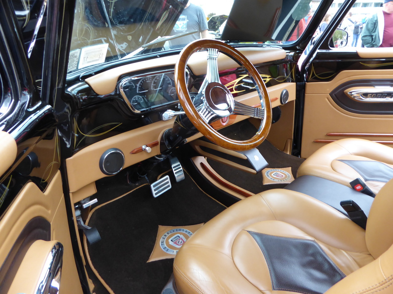 fromcruise-instoconcours:Ford F-100 with a Coyote 5.0-liter. The interior on this