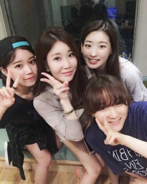Haeri with rookie group The Shorties
