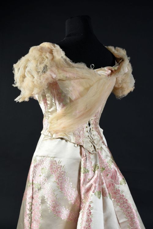 Worth evening dress ca. 1895From Coutau-Bégarie & Associés