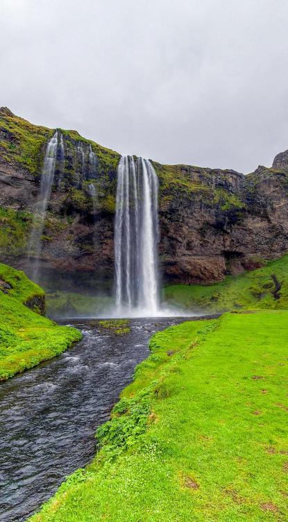 Seljalandsfoss Waterfall, Iceland. [OC] [1074x1939]