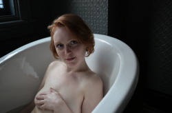Avery-Vulpes:  Doomcookiephoto:  “Liquid Lust” Model: @Avery-Vulpes3 Of 11 [Full