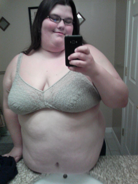 chubbybbwselfpics:  Hi, my name is Abby. And I like being me. :)  I&rsquo;d like