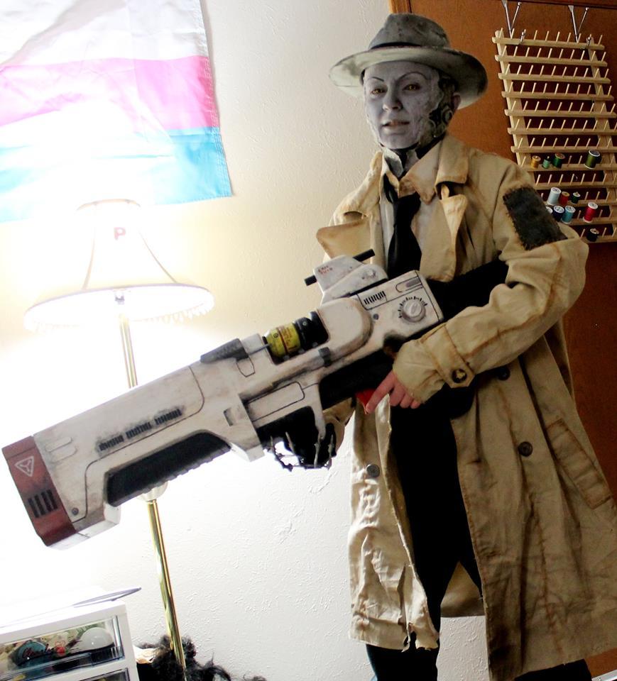 nerdy-king-of-hell:  theomeganerd:  Fallout 4 - Nick Valentine Cosplay by Arcanum