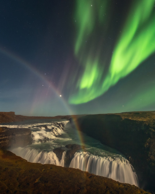 renamonkalou:    3 in 1! | Iurie BelegurschiThe Golden Waterfall, northern lights, and a rainbow - Iceland