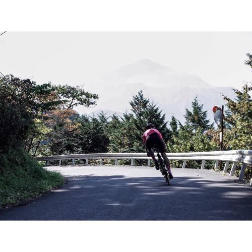 jpnphotoblog: Cornering