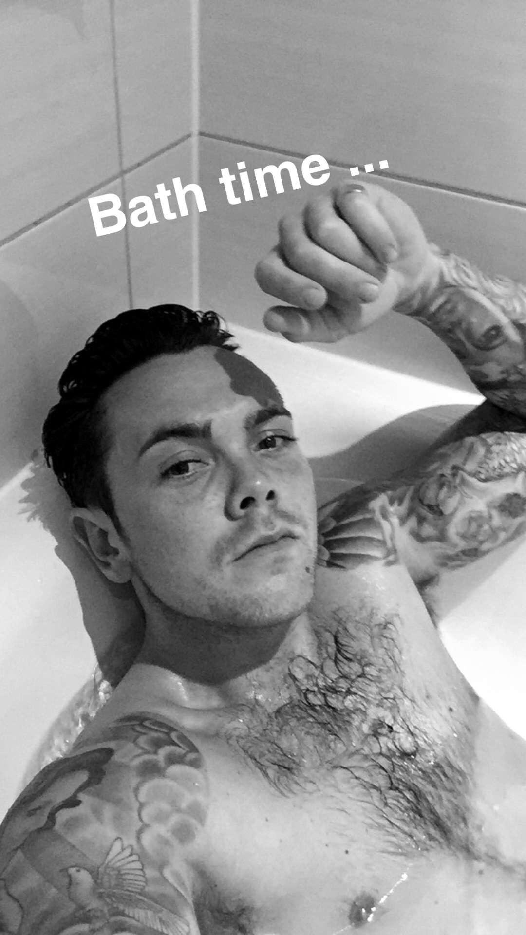 amazingmalenudity:  Ray Quinn 