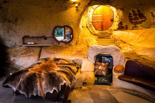 Porn voiceofnature:  Stunning clifftop cave home photos