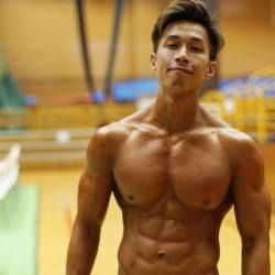 evianguy:  Hawt Asian Stud!