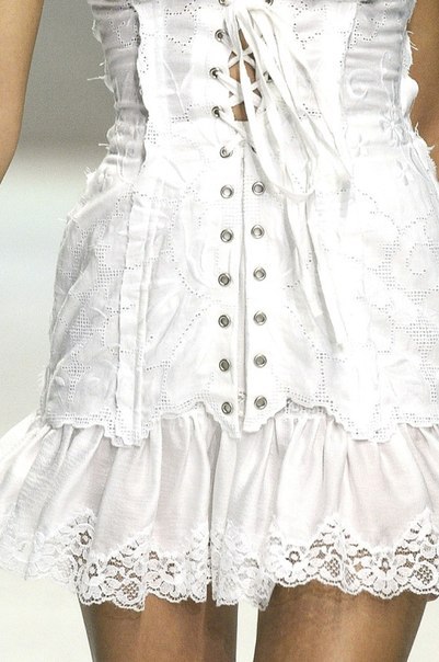 vasorland:Dolce & Gabbana spring 2011 rtw details