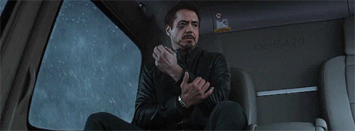 k2sodone: Tony’s left arm still hurting and trembling after being crushed by a car in Civil War  Bonus: You can see his helmet showing his injured arm 