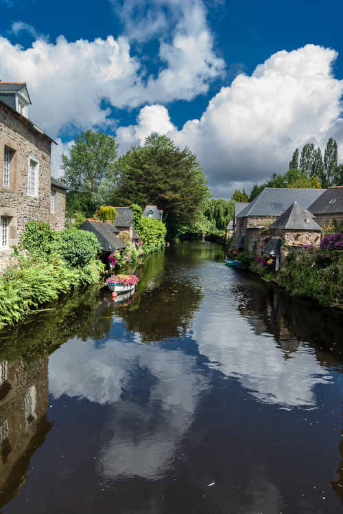 allthingseurope: Pontrieux, France (by Arnodil)