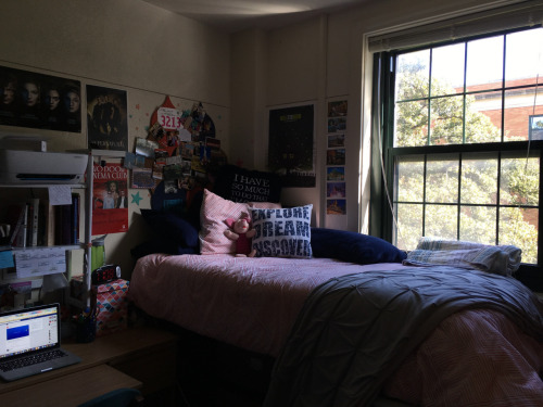 5 years ago this week I moved into my dorm as a little baby freshman I miss this space so much. 