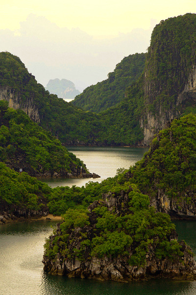 earthdaily:  senerii: Ha Long Bay by theseBoetz on Flickr. 