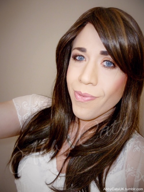 abbycatsuk:  themayfieldtreasury:  sometimesimjess:  abbycatsuk:  It’s a Sunday so lets Simile :) - AbbyCatsUK So as promised it’s a new year and it’s time I tried to smile a little more. So as I’m having fun practicing my make-up on a Sunday