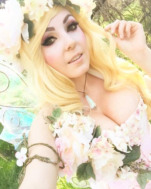 cosplay-queens: jessicanigri via cosplay-queens Allergies are destroying me this season. #IMMAFCKINF