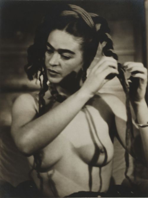 4-bidden:  frida kahlo naked <33