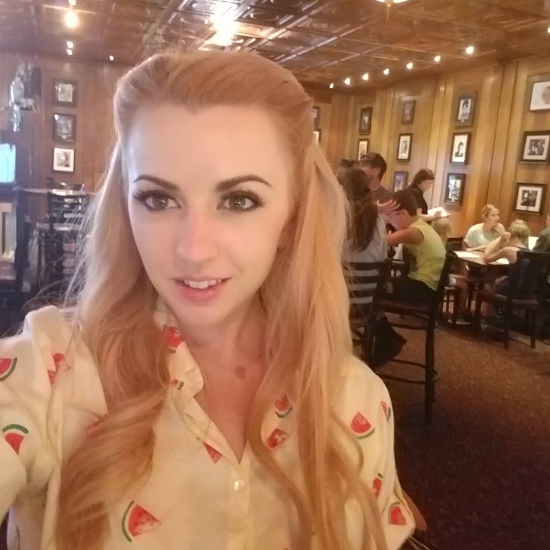 100% LEXI BELLE