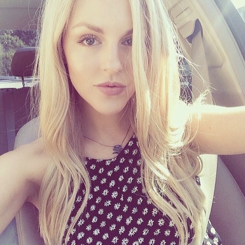 floral-ee:  ✻ ROSY HERE ✻ 