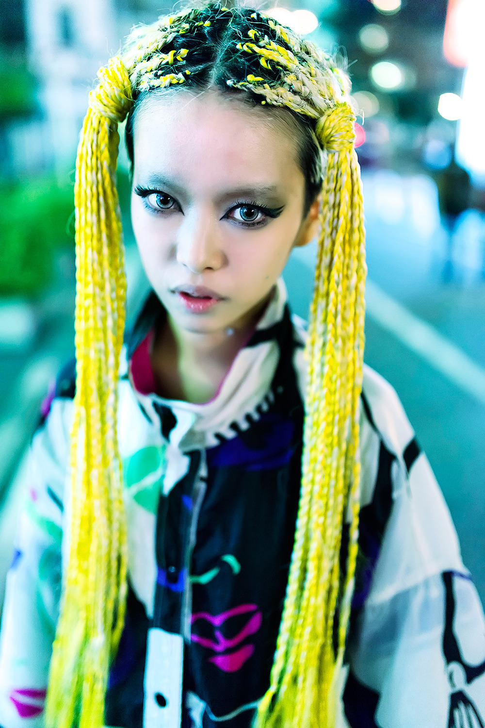 tokyo-fashion:  Japanese style icon Hirari Ikeda on Cat Street in Harajuku tonight!
