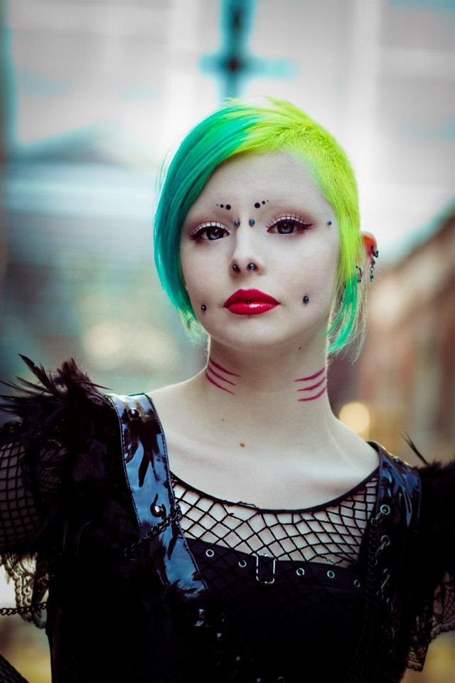 groteleur:  Before you put any holes in your body, check out our ear piercing guide