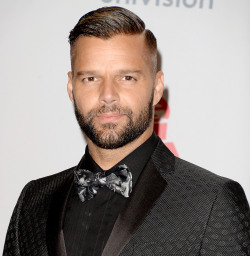 sexynekkidmen:  ibelieveinbeards:  Happy Birthday to You Mr. Ricky Martin Born: 24 December 1971   Age: 43 #celebeard no.358 for 2014  ¡Feliz cumpleaños! &ldquo;Thank you&rdquo; to my great followers and everyone who posts and reblogs terrific pics