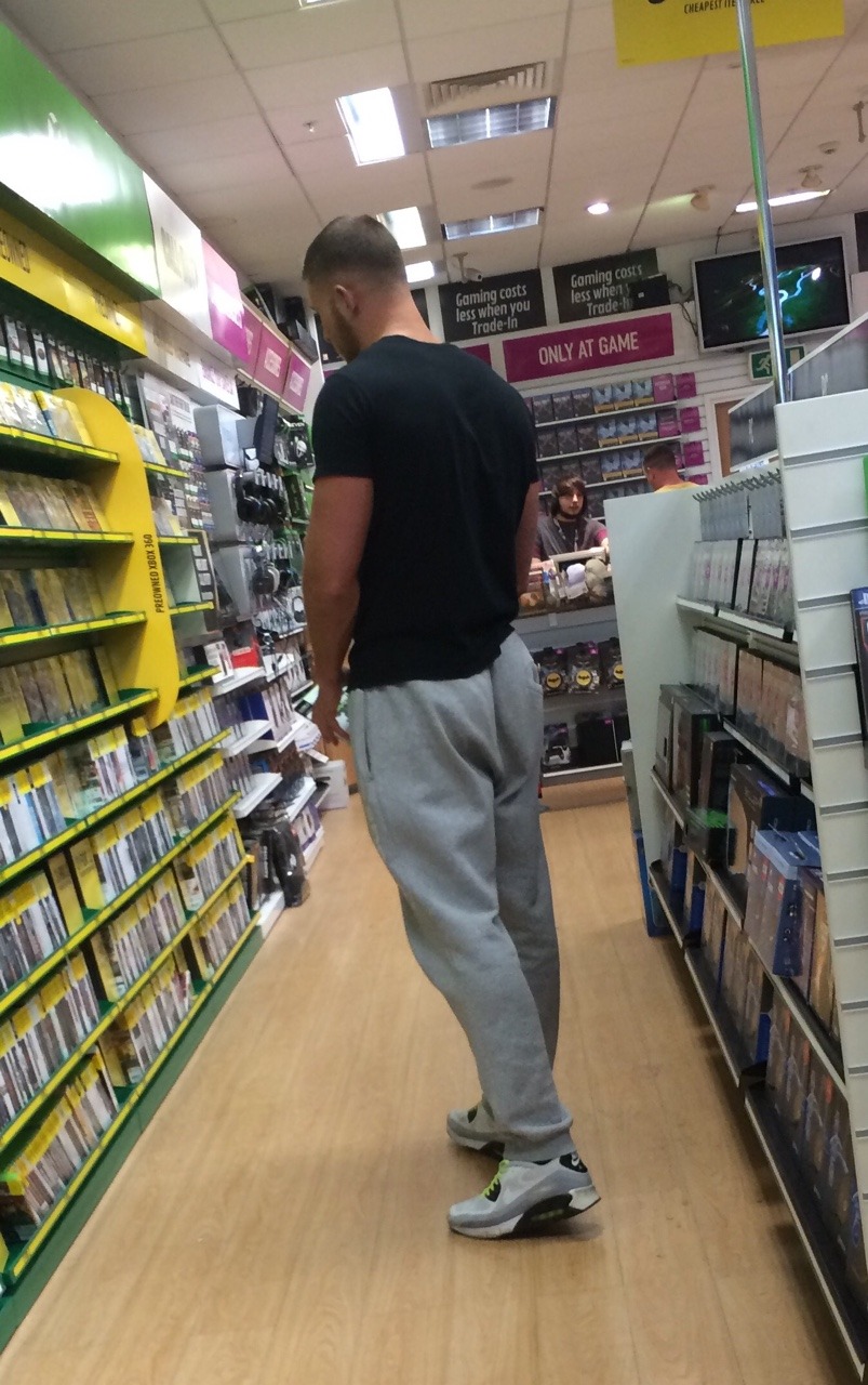 itsflyinglikeadragon:  He’d been given the shoes a week before and he had changed