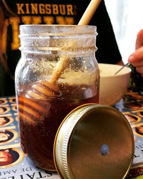 <p>D.I.Y honey pot.  Find regular mouth lid and dipper anywhere on the Internet or at KingsburgHoney.com. #honeyhacks #honeypot #kingsburg #kingsburghoney (at Kingsburg, California)</p>