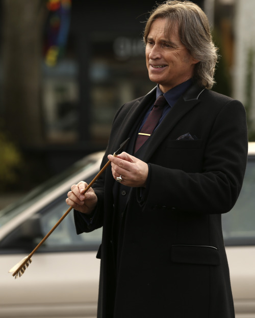 Wishing Robert Carlyle a birthday that’s good as gold!