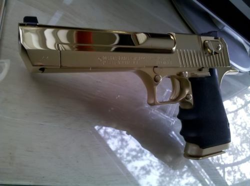 x-dopeshit:  phuckindope:  Gold Desert Eagle porn pictures