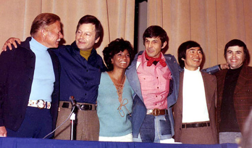 splogical:startrekker-runner:Seventies Trek Convention^|||||||^ Look how adorable they all are here!