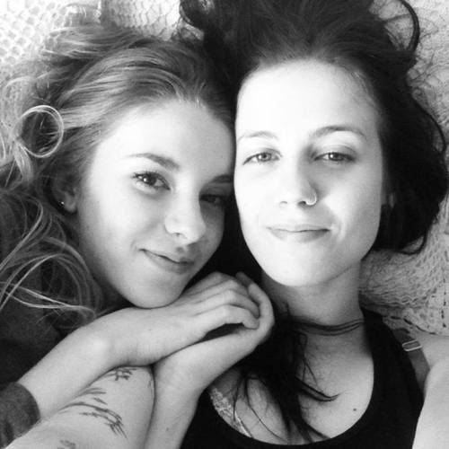 femme-lesbians:  ihumberthumbert & beyondwasted-youth