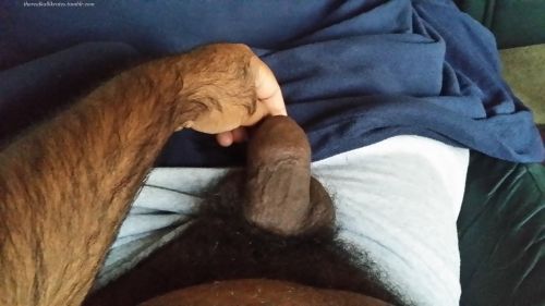 therealkallikrates:  Finally “upgraded” to a metal cockring. Which is surprisingly comfortable! This is me testing it out in the morning… The verdict: it feels awesome to play with myself. Not as good to play with others - my balls get too big and