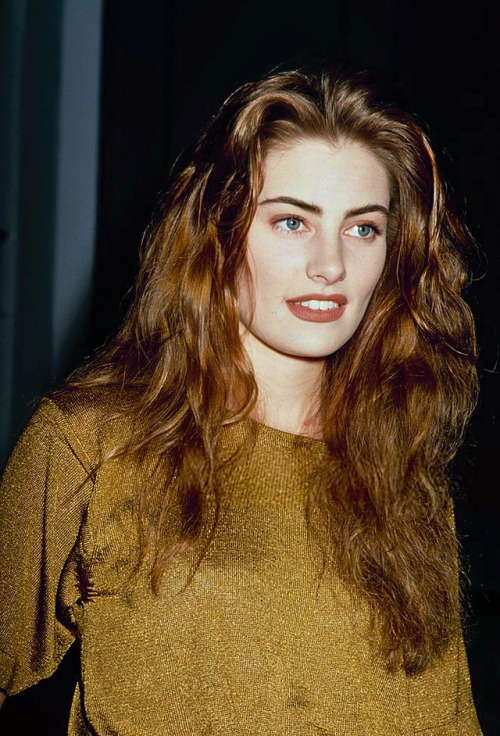 madeleine-ferguson:Mädchen Amick, 1990.