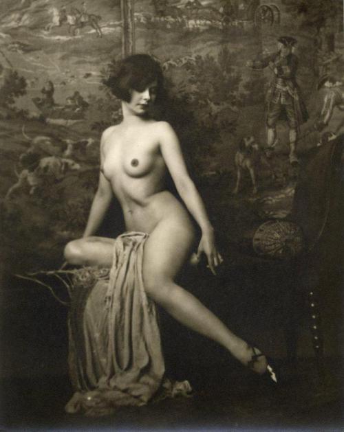 A group of random Alfred Cheney Johnston portraits.  Tag that, motherfuckers.