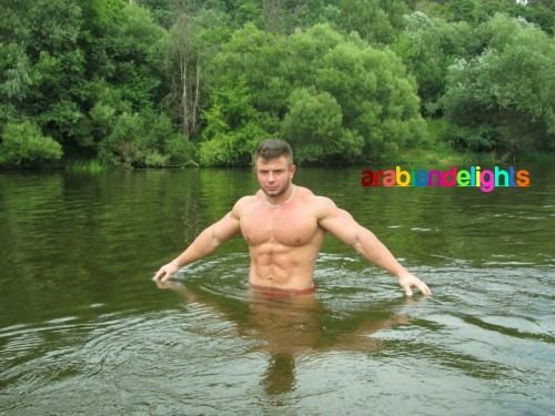 titaniumtopper:  arabiandelights:GUEST RUSSIAN HOTTIESuper macho men from all over Middle East, jerking off on cam. Exclusively on Xarabcam !   http://titaniumtopper.tumblr.com/archive