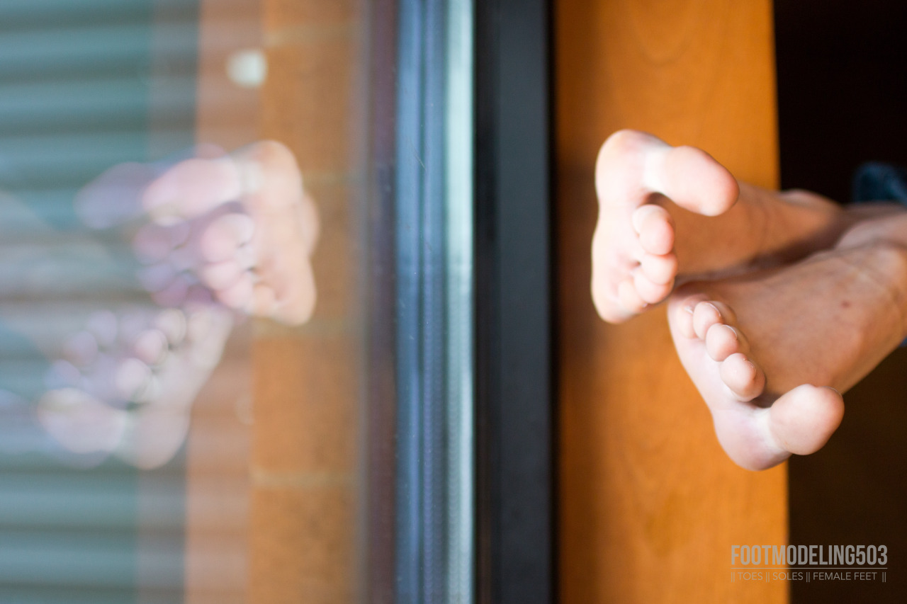 footmodeling503:  Model: Kei V.Age: 21Height: 5’9”Ticklish: Not at allSize: 8.5http://footmodeling503.DeviantArt.comhttps://instagram.com/footmodeling503/https://www.facebook.com/pages/FootModeling503/933797959998071©