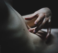 turn-the-lights-out:  The Pale Canvas by NataliaDrepina 