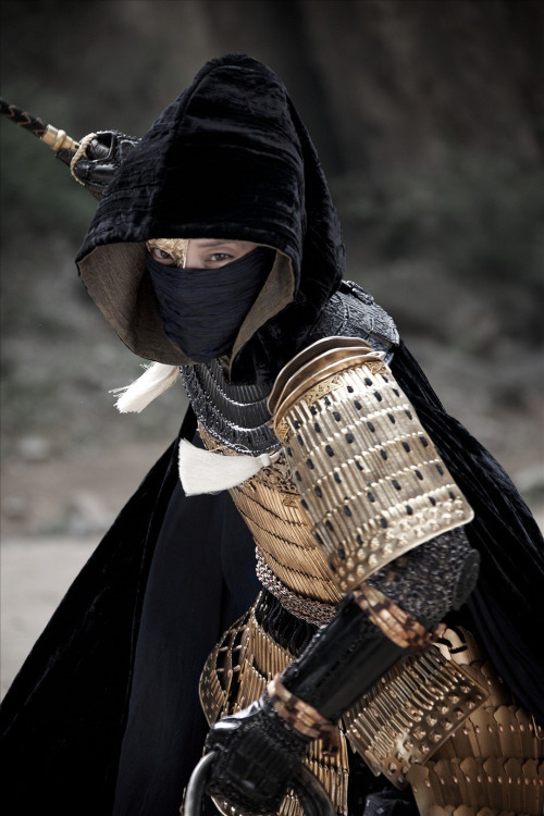 wearepaladin:“Light is always more beautiful when it has to fight to be noticed, like sunlight fight