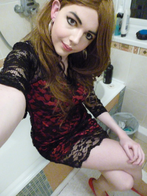 wrathfullove:  lucy-cd:  Pictures Last of the pictures from the weekend, hope you like. I absolutely love this lace dress, it’s so cute <3  I’m loving these photosets almost as much as I love that little lace dress <3 <3  Needs breaking in