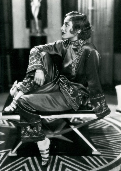 ladybegood:Joan Crawford, 1928