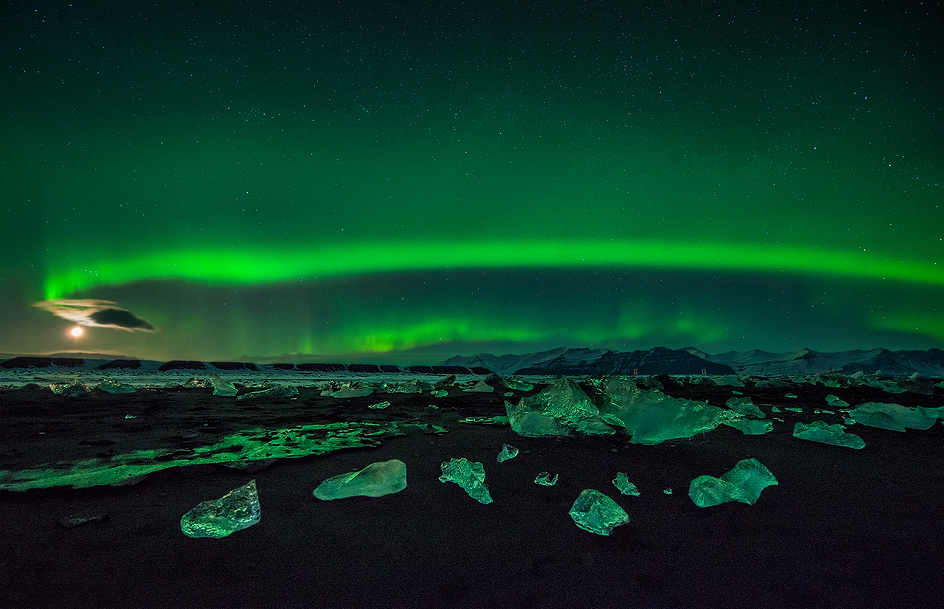 seafarers:  Jokulsarlon Aurora by Carlos Solinis Camalich 