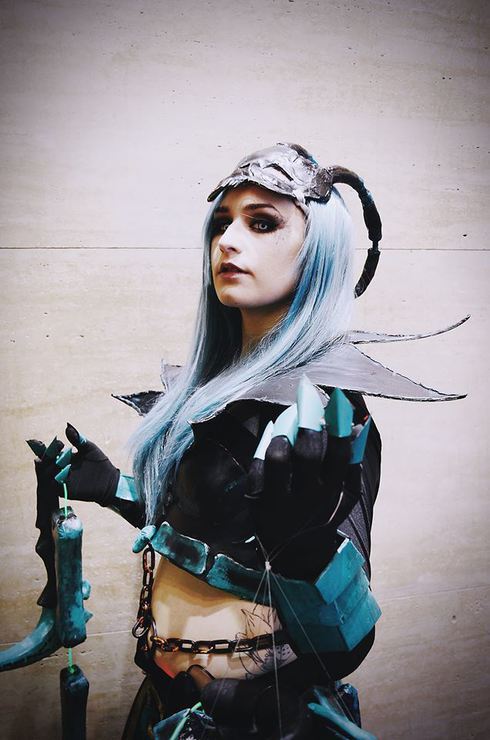 league-of-legends-sexy-girls:  Female Thresh 