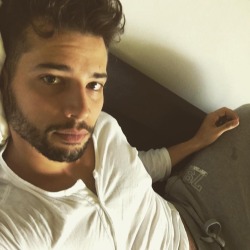 edthegar:@rafaeldlf: #Lazy #sunday #shamelessselfie